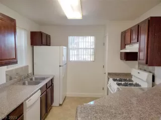 Photo #3: 2268992 Listing