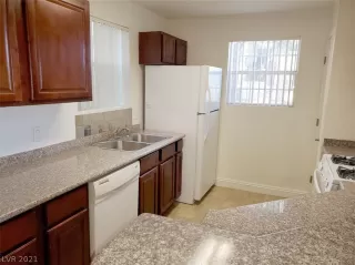 Photo #4: 2268992 Listing