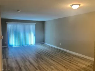 Photo #4: 2268998 Listing