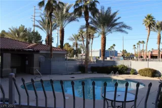 Photo #3: 2269053 Listing 