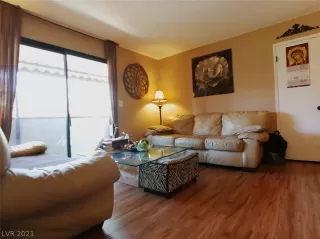 Photo #2: 2269055 Listing