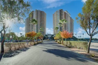 Photo #1: 2269142 Listing