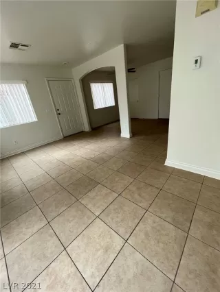 Photo #4: 2269236 Listing