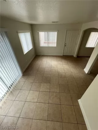 Photo #5: 2269236 Listing