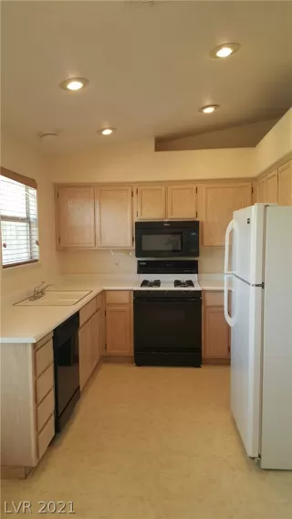 Photo #2: 2269346 Listing 