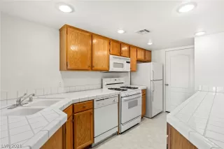 Photo #3: 2269362 Listing