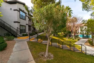 Photo #1: 2269381 Listing