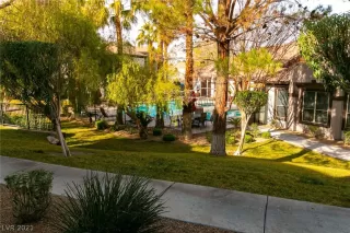 Photo #4: 2269381 Listing