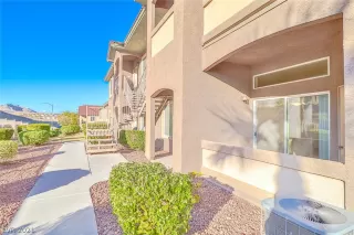 Photo #3: 2269409 Listing