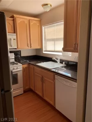 Photo #6: 2269422 Listing 