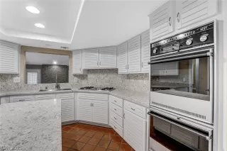 Photo #5: 2269497 Listing 