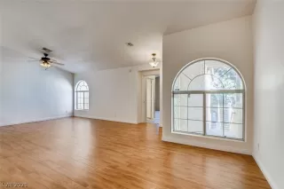 Photo #6: 2269510 Listing