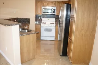 Photo #4: 2269546 Listing