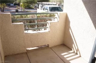 Photo #5: 2269546 Listing