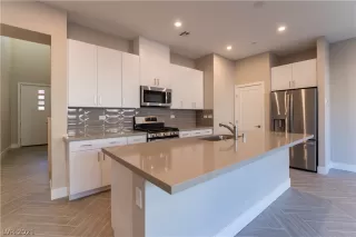 Photo #4: 2269573 Listing