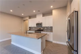 Photo #5: 2269573 Listing