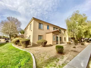 Photo #1: 2269590 Listing