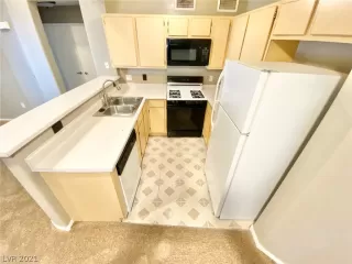 Photo #4: 2269642 Listing