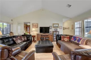 Photo #5: 2269673 Listing