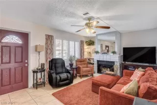 Photo #5: 2269679 Listing