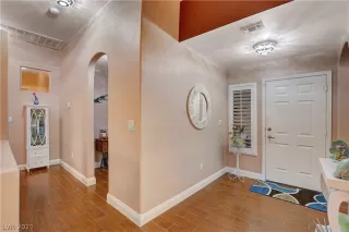 Photo #5: 2269733 Listing