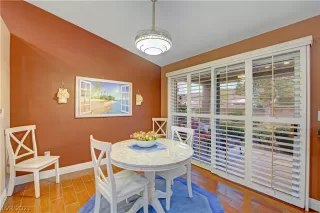 Photo #6: 2269733 Listing