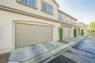 Photo #1: 2269885 Listing