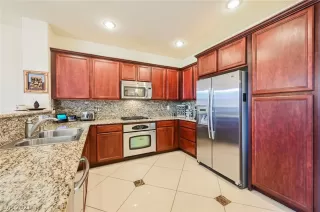 Photo #3: 2269885 Listing