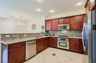 Photo #4: 2269885 Listing