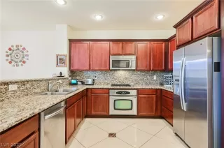 Photo #5: 2269885 Listing