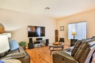 Photo #5: 2269888 Listing