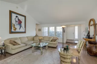 Photo #5: 2269889 Listing