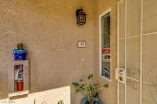 Photo #2: 2269905 Listing