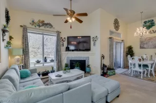 Photo #4: 2269905 Listing