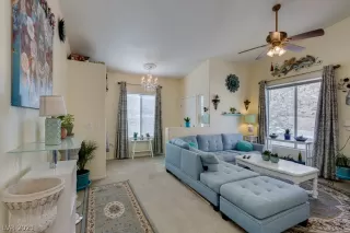 Photo #5: 2269905 Listing