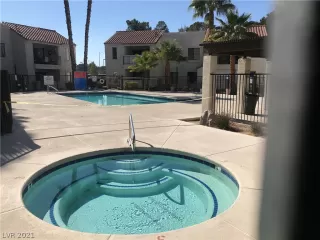 Photo #3: 2269936 Listing