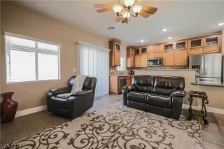 Photo #5: 2269958 Listing 