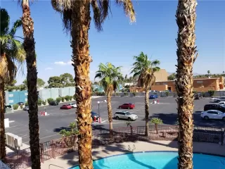 Photo #2: 2269959 Listing