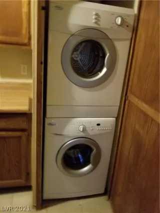 Photo #4: 2269959 Listing