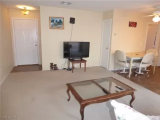 Photo #6: 2270046 Listing 