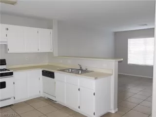 Photo #2: 2270064 Listing