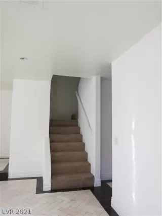 Photo #5: 2270083 Listing 