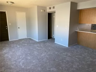 Photo #2: 2270085 Listing 