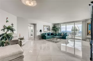 Photo #4: 2270132 Listing