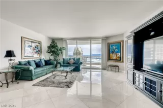 Photo #5: 2270132 Listing