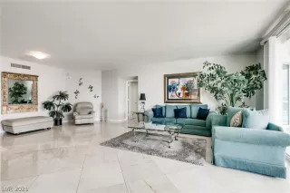 Photo #6: 2270132 Listing