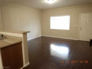 Photo #3: 2270199 Listing 