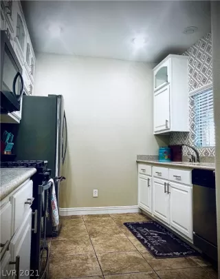 Photo #5: 2270222 Listing 