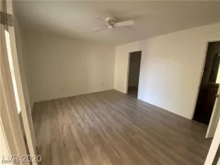 Photo #5: 2270259 Listing 