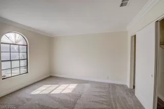 Photo #4: 2270270 Listing